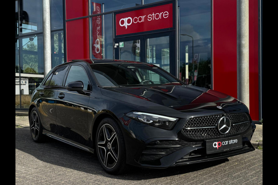 Mercedes-Benz A-Klasse 200 AMG Facelift | Panorama | Head Up | Memory Seats | Sfeer verlichting | Camera voor - achter | Carplay |