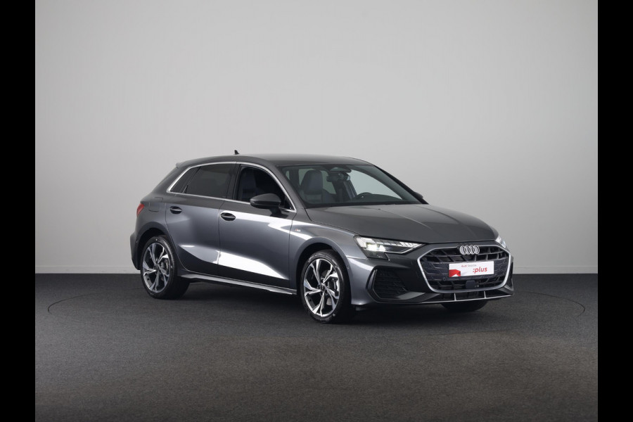 Audi A3 Sportback S edition 40 TFSI e 204 pk | Assis.pak Driving+Parking plus | Warmtewerend glas donker tint | Adaptive Cruise Control | Ambient sfeerverlichting |