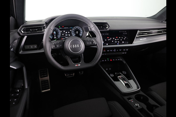 Audi A3 Sportback S edition 40 TFSI e 204 pk | Assis.pak Driving+Parking plus | Warmtewerend glas donker tint | Adaptive Cruise Control | Ambient sfeerverlichting |