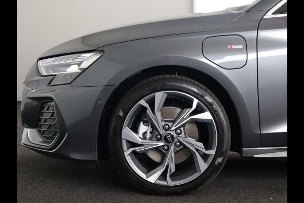 Audi A3 Sportback S edition 40 TFSI e 204 pk | Assis.pak Driving+Parking plus | Warmtewerend glas donker tint | Adaptive Cruise Control | Ambient sfeerverlichting |