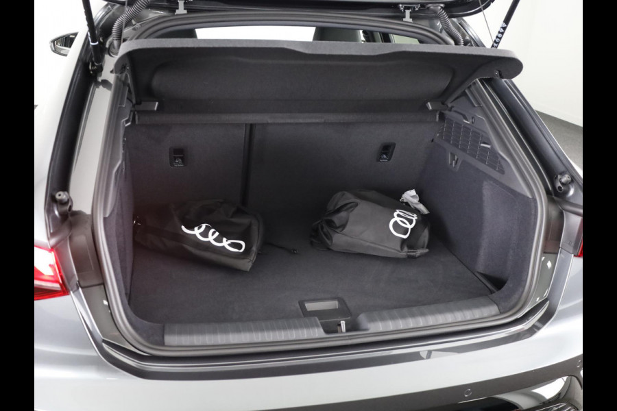Audi A3 Sportback S edition 40 TFSI e 204 pk | Assis.pak Driving+Parking plus | Warmtewerend glas donker tint | Adaptive Cruise Control | Ambient sfeerverlichting |