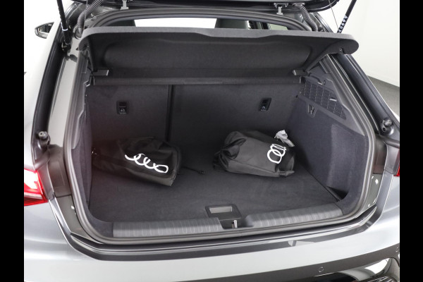 Audi A3 Sportback S edition 40 TFSI e 204 pk | Assis.pak Driving+Parking plus | Warmtewerend glas donker tint | Adaptive Cruise Control | Ambient sfeerverlichting |