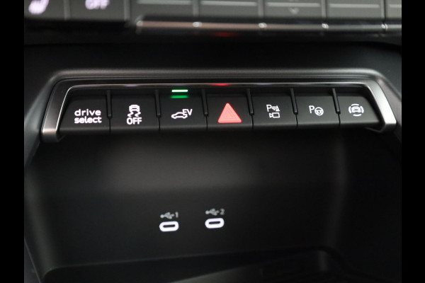 Audi A3 Sportback S edition 40 TFSI e 204 pk | Assis.pak Driving+Parking plus | Warmtewerend glas donker tint | Adaptive Cruise Control | Ambient sfeerverlichting |