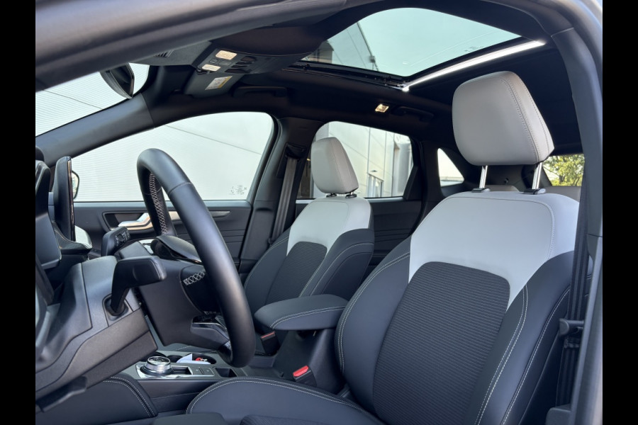 Ford Kuga 2.5 FHEV Sound Edtition. PANORAMADAK!