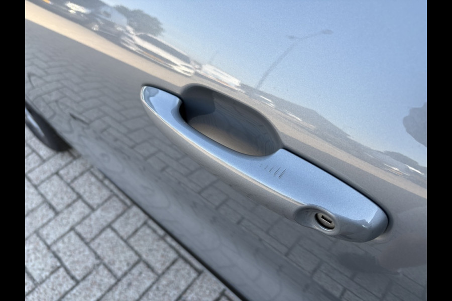 Ford Kuga 2.5 FHEV Sound Edtition. PANORAMADAK!