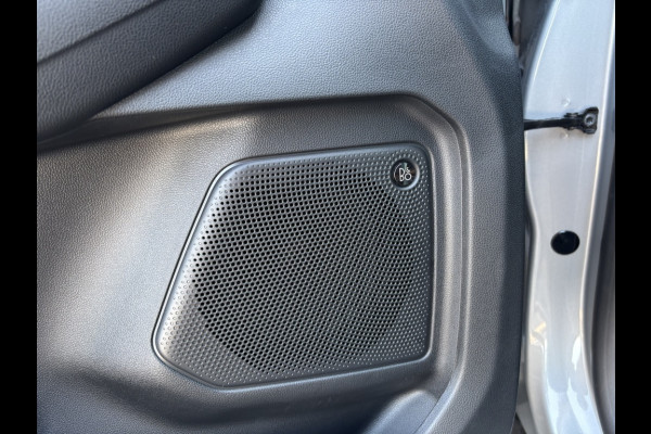 Ford Kuga 2.5 FHEV Sound Edtition. PANORAMADAK!