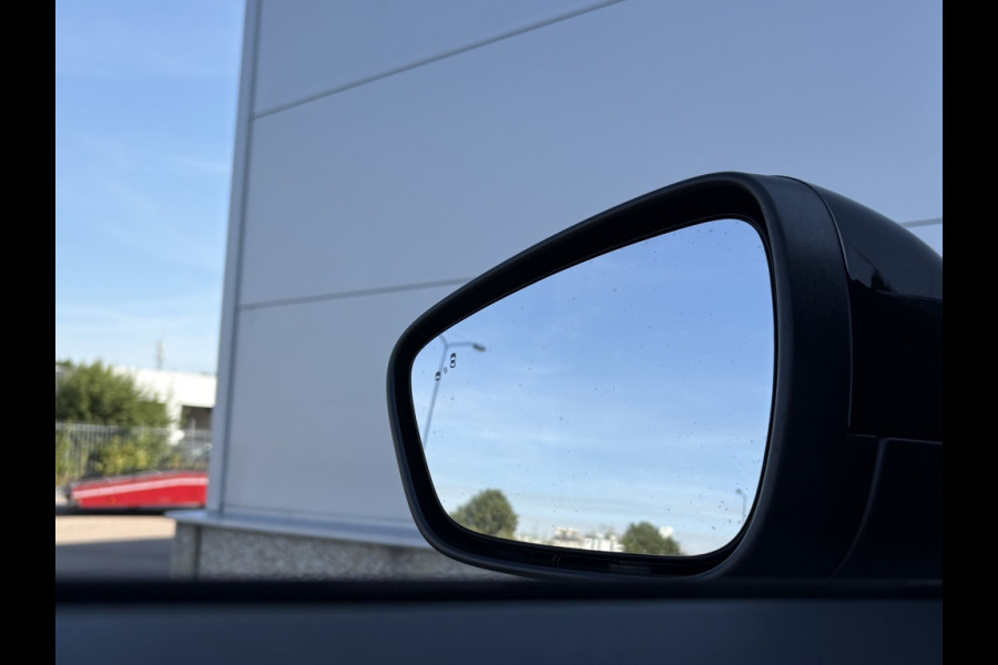 Ford Kuga 2.5 FHEV Sound Edtition. PANORAMADAK!