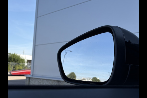Ford Kuga 2.5 FHEV Sound Edtition. PANORAMADAK!