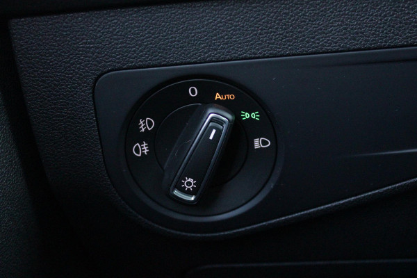 Volkswagen Tiguan 1.5 TSI 150PK AUTOMAAT HIGHLINE BUSINESS R | PANORAMA SCHUIF/KANTEL DAK | LEDEREN BEKLEDING | BESTUUDERSSTOEL ELEKTRISCH VERSTELBAAR MET GEHEUGENFUNCTIE | ELEKTRISCH WEGKLAPBARE TREKHAAK | IQ LIGHT KOPLAMPEN | VIRTUAL DISPLAY | DRAADLOZE APPLE CARPLAY/ANDROID AUTO | NAVIGATIE | 19" LICHTMETALEN VELGEN | ELEKTRISCH BEDIENBARE ACHTERKLEP | GETINTE ACHTERRUITEN | CAMERA VOOR + ACHTER | PARKEERSENSOREN VOOR + ACHTER | STOEL VERWARMING |