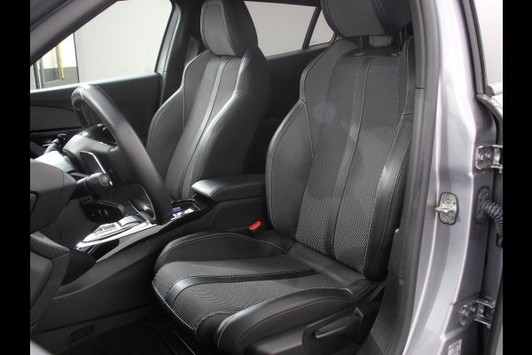 Peugeot 2008 1.2 GT Automaat Climate control Cruise control Apple Carplay/ Android Auto led Lichtmetalen velgen Parkeersensoren Camera