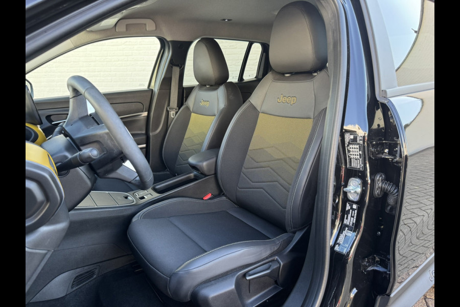 Jeep Avenger Summit 54 kWh SOH 94% Elek a-klep Verwarmde voorruit Camera Navigatie Carplay Adapive cruise