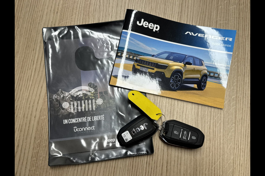 Jeep Avenger Summit 54 kWh SOH 94% Elek a-klep Verwarmde voorruit Camera Navigatie Carplay Adapive cruise
