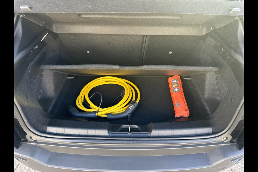 Jeep Avenger Summit 54 kWh SOH 94% Elek a-klep Verwarmde voorruit Camera Navigatie Carplay Adapive cruise
