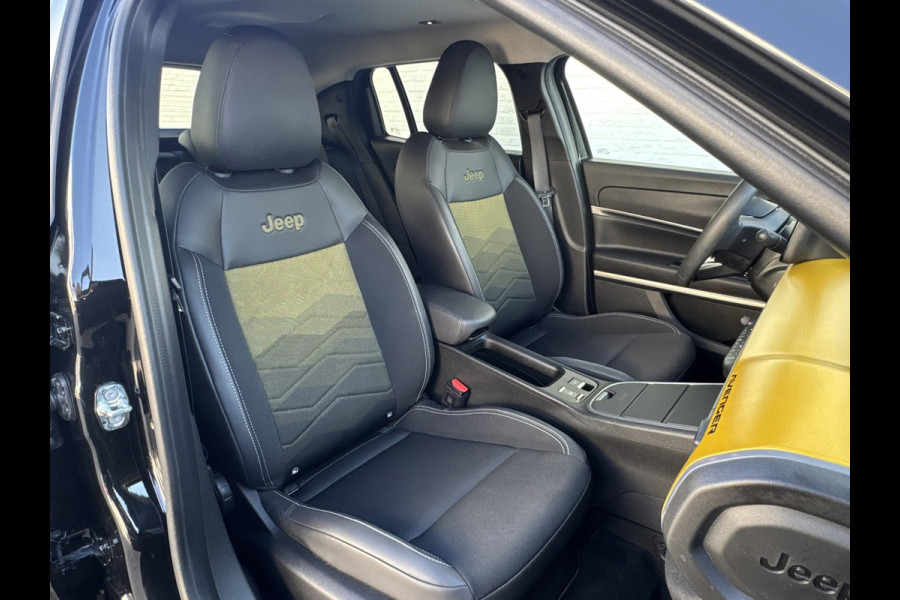 Jeep Avenger Summit 54 kWh SOH 94% Elek a-klep Verwarmde voorruit Camera Navigatie Carplay Adapive cruise