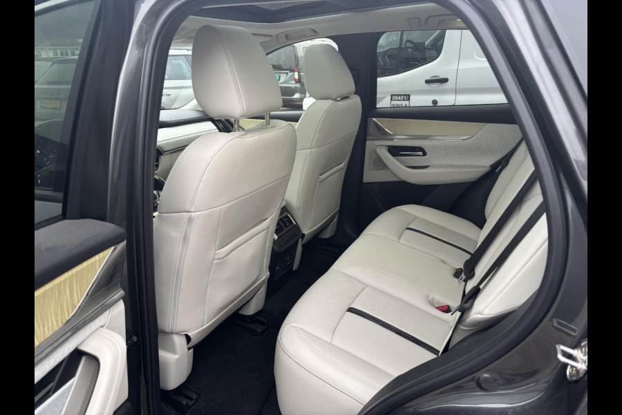 Mazda CX-60 2.5 e-SkyActiv PHEV Takumi 328 PK | Wegklapbare Trekhaak | Panoramadak | 360 graden camera | Achteruitrijcamera | Stoelverwarming |  Adaptieve Cruise Control