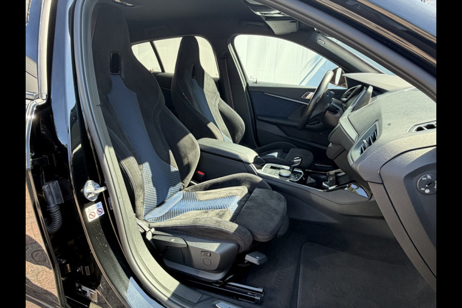 BMW 1-serie 118i Executive Edition M-Sport Zetels HUD Adapt.Cruise Carplay Camera Uitstraling!