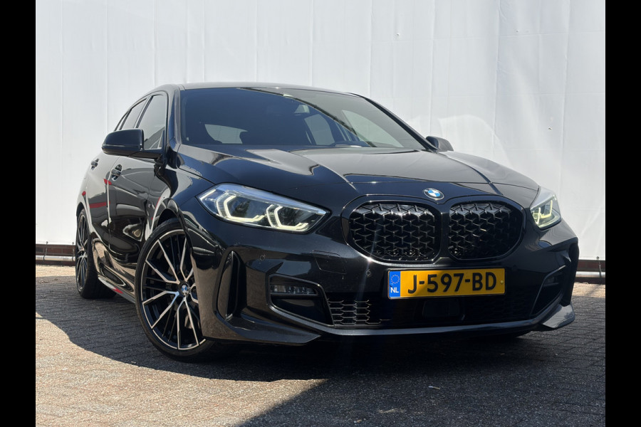 BMW 1-serie 118i Executive Edition M-Sport Zetels HUD Adapt.Cruise Carplay Camera Uitstraling!