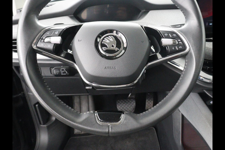 Škoda Enyaq iV 60 | SOH 92,0% | Half leder | Stuur/stoel verwarming | Adaptive cruise | Carplay | Sfeerverlichting | Climate control | Camera | Park assist | Trekhaak