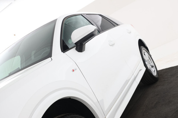 Audi Q2 35 TFSI S Edition Automaat, Sline, navigatie,