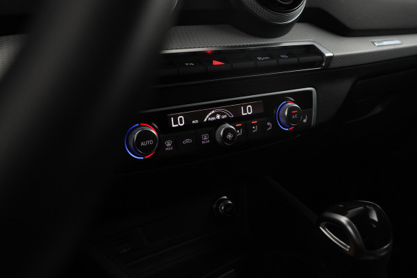 Audi Q2 35 TFSI S Edition Automaat, Sline, navigatie,