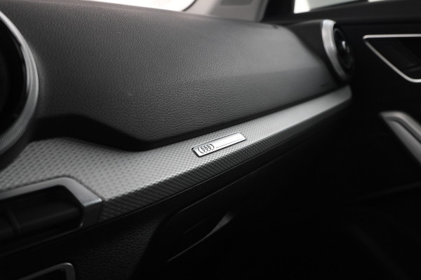 Audi Q2 35 TFSI S Edition Automaat, Sline, navigatie,