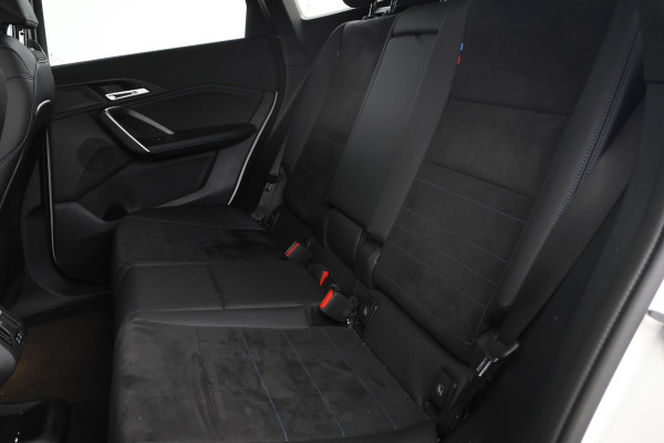 BMW iX1 eDrive20 67 kWh M-sport, Stoelen, Virtual, Climate,