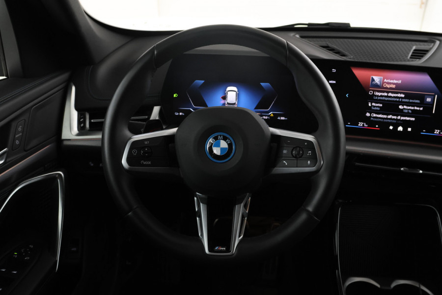 BMW iX1 eDrive20 67 kWh M-sport, Stoelen, Virtual, Climate,