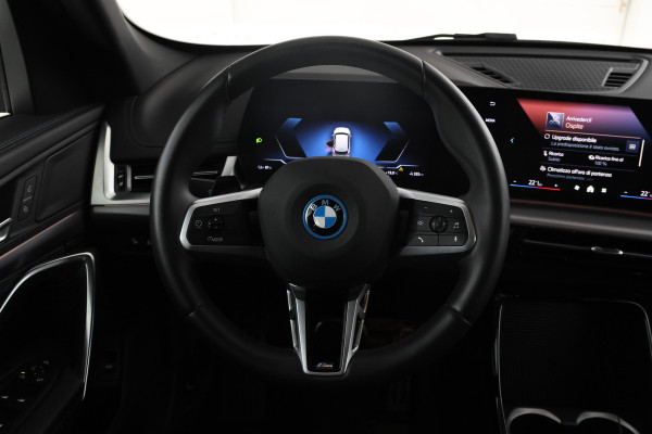 BMW iX1 eDrive20 67 kWh M-sport, Stoelen, Virtual, Climate,