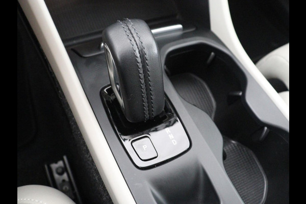 Volvo XC40 1.5 T5 Recharge Business Pro | SOH 89,2% | Leder | Memory | Stuur/stoel verwarming | Cruise control | Caplay | Park assist | Elektrische achterklep | Trekhaak