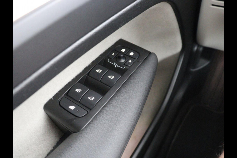 Volvo XC40 1.5 T5 Recharge Business Pro | SOH 89,2% | Leder | Memory | Stuur/stoel verwarming | Cruise control | Caplay | Park assist | Elektrische achterklep | Trekhaak