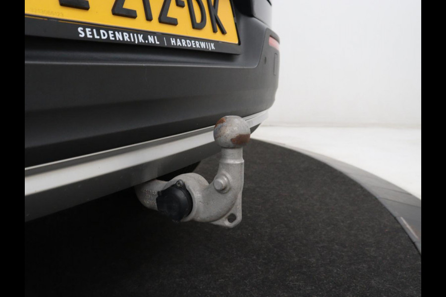 Volvo XC40 1.5 T5 Recharge Business Pro | SOH 89,2% | Leder | Memory | Stuur/stoel verwarming | Cruise control | Caplay | Park assist | Elektrische achterklep | Trekhaak