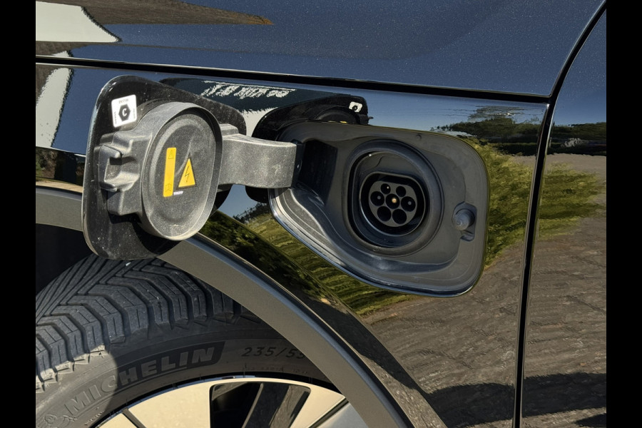 Volvo XC40 1.5 T4 Plug-in hybrid Plus Bright | Memory, Cruise, Carplay/Android, Stoel+Stuurverw., NAP |Dealerondehouden|1e Eig.|
