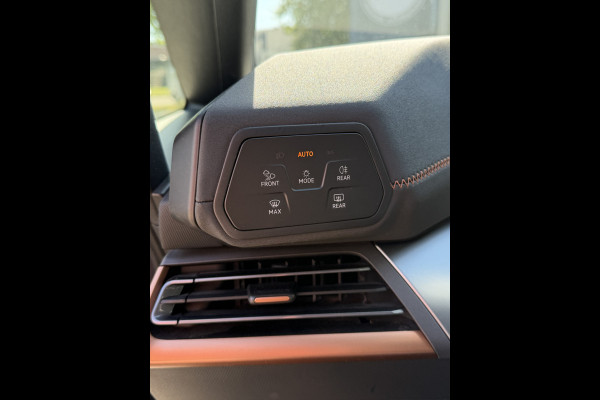 CUPRA Born BWJ 12-2021 | Adrenaline One 62 kWh | WARMTEPOMP | CLIMA | STOELVERW | 19'' LMV | CARPLAY | CAMERA A | NAVI