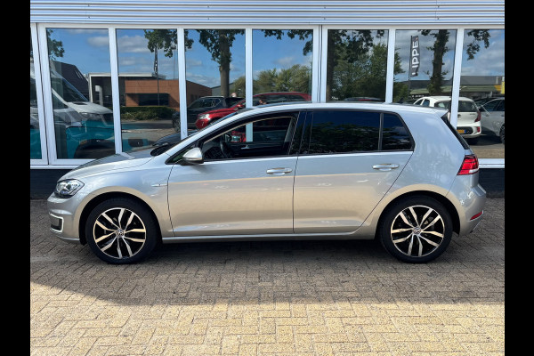 Volkswagen e-Golf | Apple Carplay | Leder | Stoelverwarming | Parkeersensoren | Adaptieve Cruise