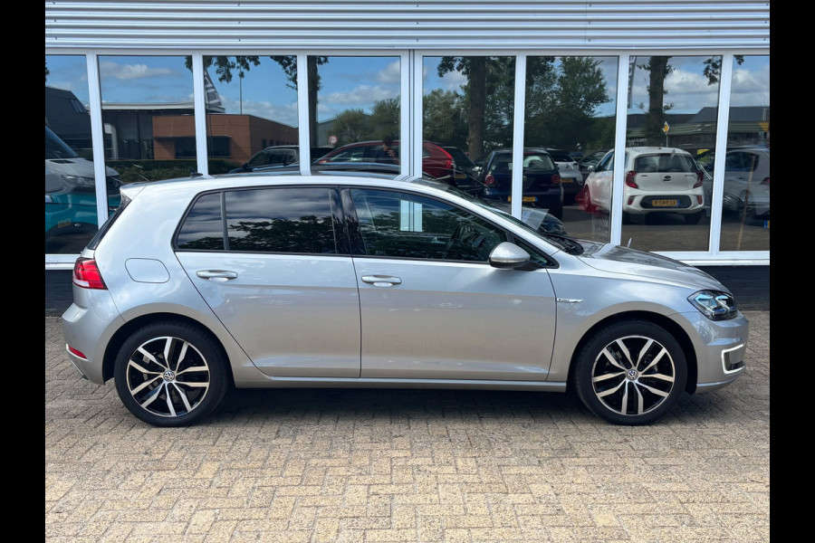 Volkswagen e-Golf | Apple Carplay | Leder | Stoelverwarming | Parkeersensoren | Adaptieve Cruise