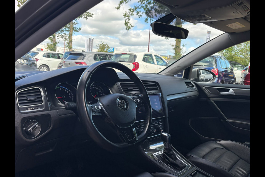 Volkswagen e-Golf | Apple Carplay | Leder | Stoelverwarming | Parkeersensoren | Adaptieve Cruise