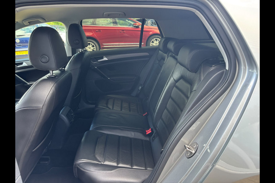 Volkswagen e-Golf | Apple Carplay | Leder | Stoelverwarming | Parkeersensoren | Adaptieve Cruise