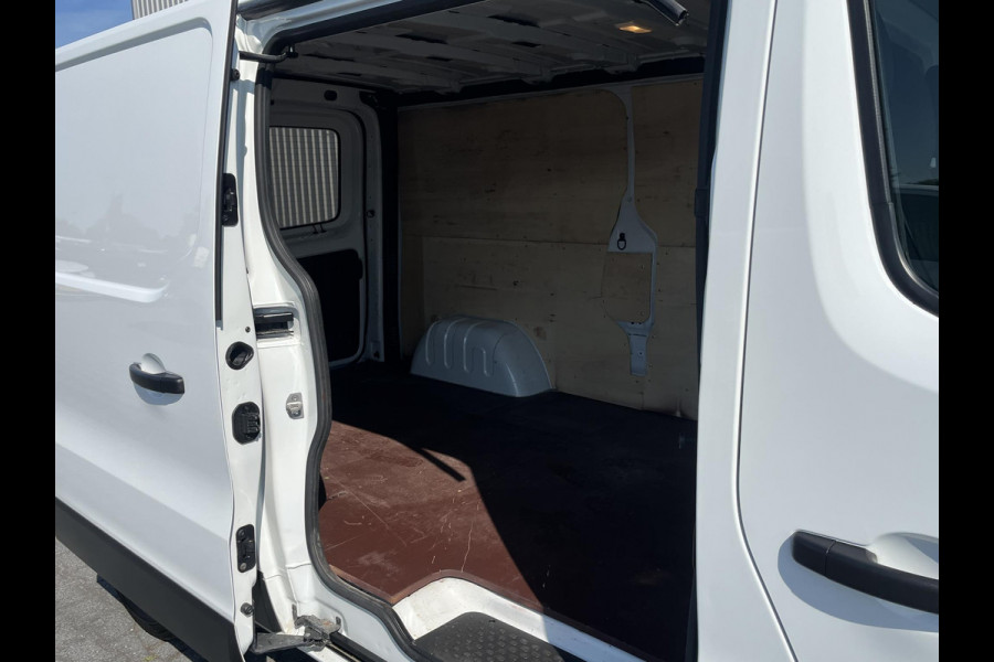 Renault Trafic 2.0 dCi 120 T29 L2H1*NAVI*HAAK*CRUISE*A/C*TEL*3PER