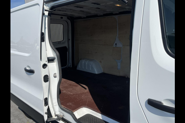 Renault Trafic 2.0 dCi 120 T29 L2H1*NAVI*HAAK*CRUISE*A/C*TEL*3PER