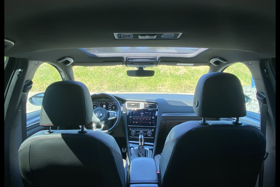 Volkswagen Golf 2.0 TSI GTI Performance/ Pano/ Dynaudio/ Keyless/ Virtual CP/ Dynamic lights