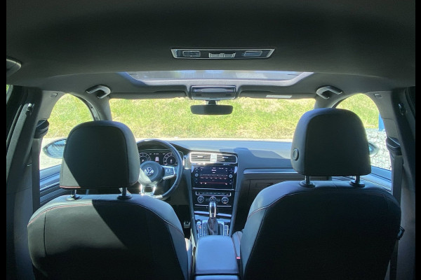 Volkswagen Golf 2.0 TSI GTI Performance/ Pano/ Dynaudio/ Keyless/ Virtual CP/ Dynamic lights