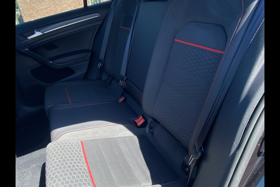 Volkswagen Golf 2.0 TSI GTI Performance/ Pano/ Dynaudio/ Keyless/ Virtual CP/ Dynamic lights