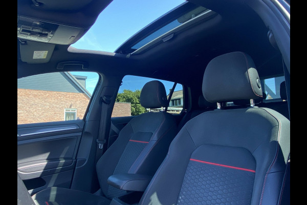 Volkswagen Golf 2.0 TSI GTI Performance/ Pano/ Dynaudio/ Keyless/ Virtual CP/ Dynamic lights