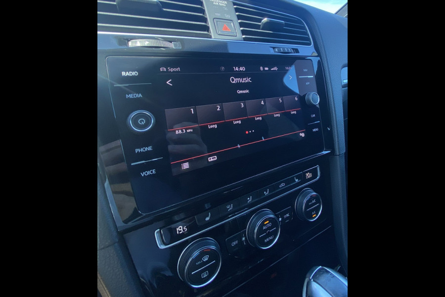 Volkswagen Golf 2.0 TSI GTI Performance/ Pano/ Dynaudio/ Keyless/ Virtual CP/ Dynamic lights