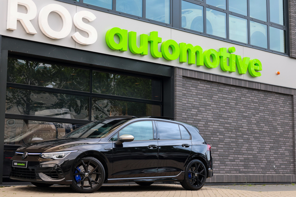 Volkswagen Golf 2.0 TSI R 4Motion | PANO | AKRAPOVIC | DODE HOEK | STUURVERW | IQ-LIGHT |