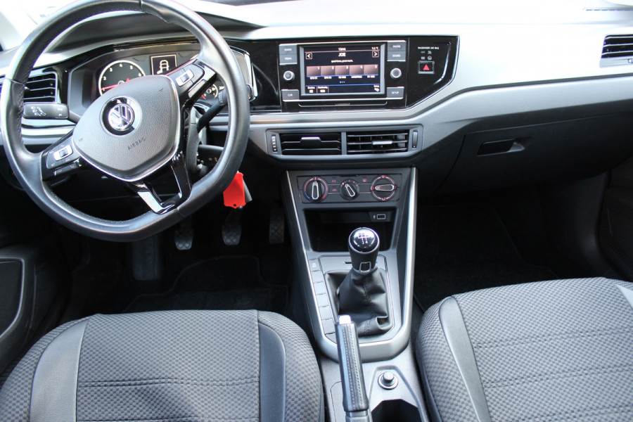 Volkswagen Polo 1.0 TSI Comfortline NAP 2E EIG, NED AUTO 5 DRS AIRCO CRUISE