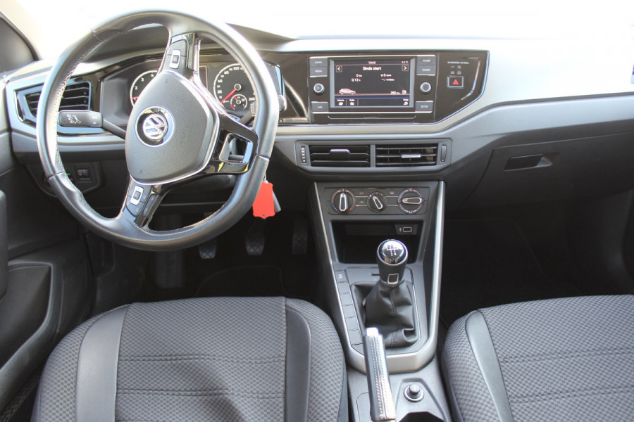 Volkswagen Polo 1.0 TSI Comfortline NAP 2E EIG, NED AUTO 5 DRS AIRCO CRUISE