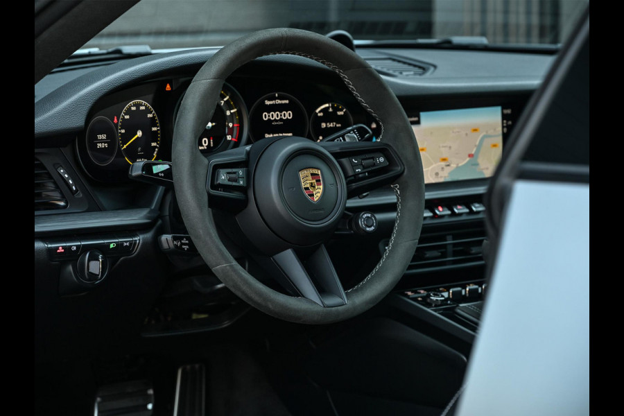 Porsche 911 4.0 GT3 | NL-Auto | Dealeronderhouden | Sport Chrono | Achterasbesturing | Race-Tex Hemelbekleding | 18 Wegs Verst. Stoelen | Camera | Hefsysteem Vooras |