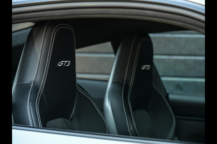 Porsche 911 4.0 GT3 | NL-Auto | Dealeronderhouden | Sport Chrono | Achterasbesturing | Race-Tex Hemelbekleding | 18 Wegs Verst. Stoelen | Camera | Hefsysteem Vooras |