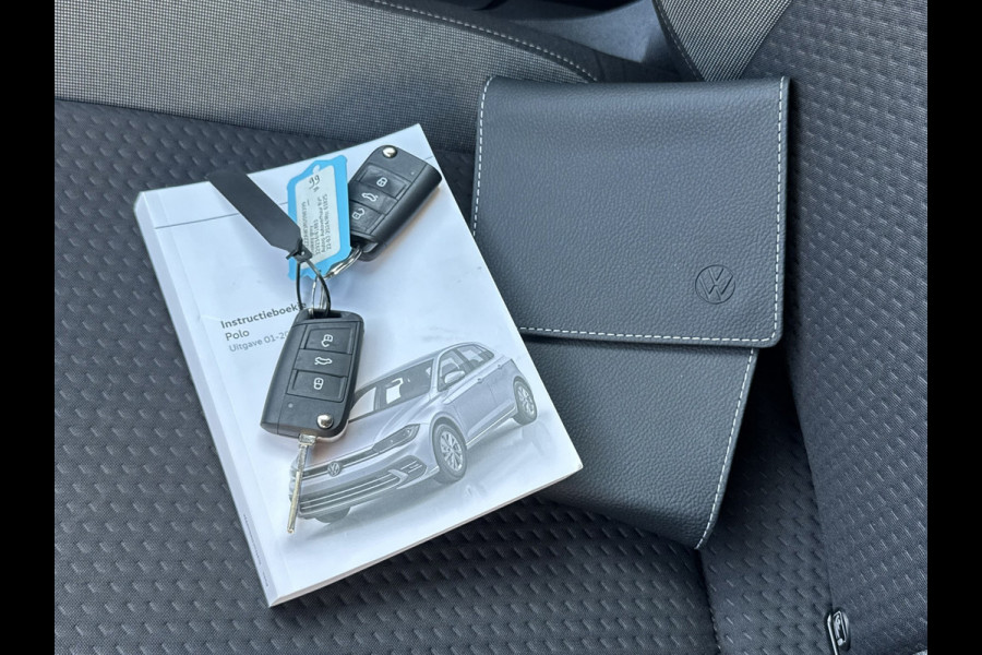 Volkswagen Polo 1.0 TSI Life Edition Camera Carplay Adaptive cruise Airco All season banden